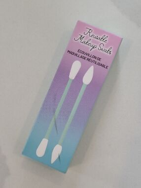 FREE💥 WITH 3/$30 BUNDLE💥 Reusable Makeup Swabs